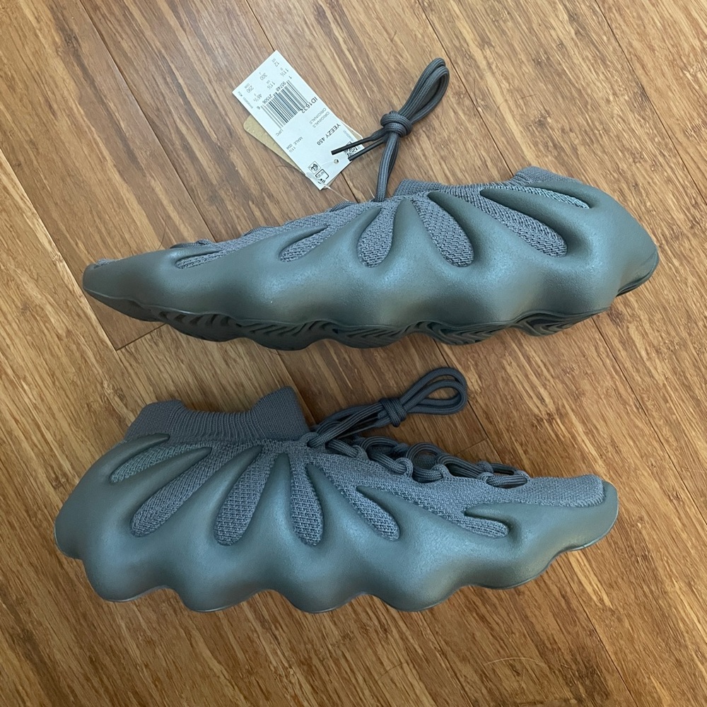 Yeezy 450 Stone Teal never worn, mens size 12
